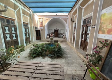 سرای آذریزدی با مجوز رسمی موزه فعالیت می‌کند
