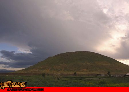 “باش قلعه” تپه تاریخی ۲ هزار و ۷۰۰ ساله در شرق ارومیه زیر یوغ سوداگران