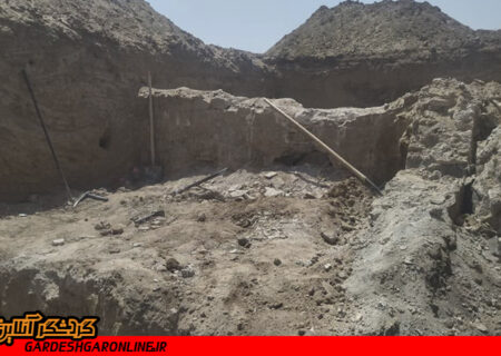 سازه‌ای تاریخی حین خاکبرداری در شهرستان زاوه کشف شد