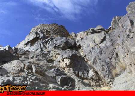 قلعه پُر راز«وِشاق» بر فراز کوه کرکس